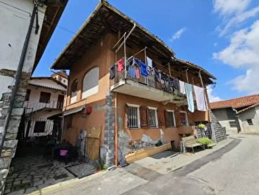 Immagine 2 di Villa in vendita  8 a Palazzo Canavese