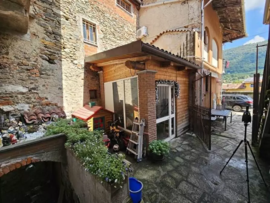 Immagine 7 di Villa in vendita  8 a Palazzo Canavese