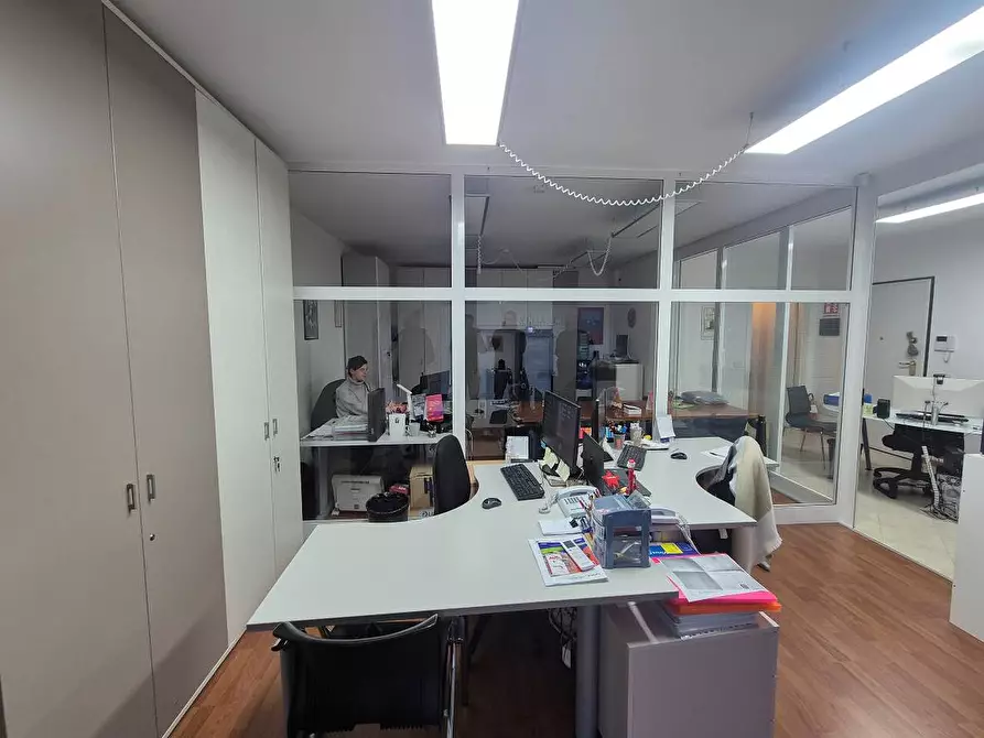 Immagine 10 di Negozio in vendita  43A a Varazze