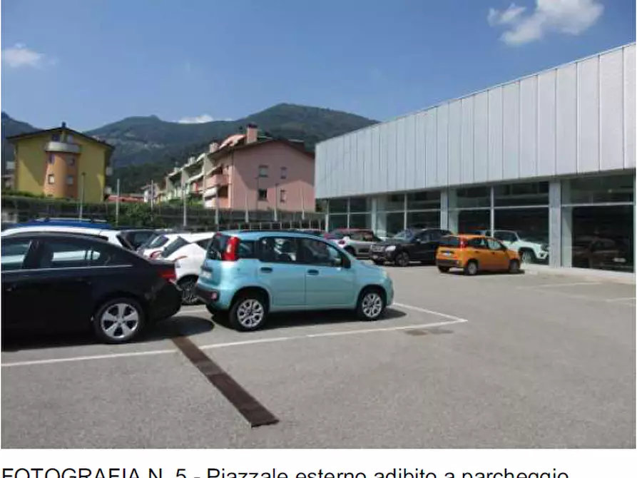 Immagine 5 di Negozio in vendita  9 a Alzano Lombardo