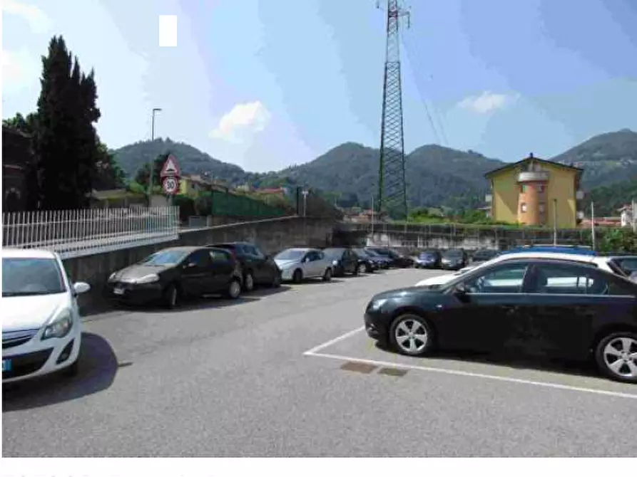 Immagine 6 di Negozio in vendita  9 a Alzano Lombardo