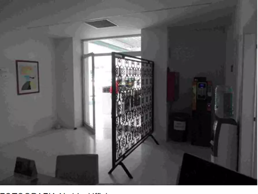 Immagine 10 di Negozio in vendita  9 a Alzano Lombardo