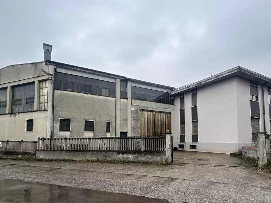 Immagine 2 di Negozio in vendita  20 a Beinasco