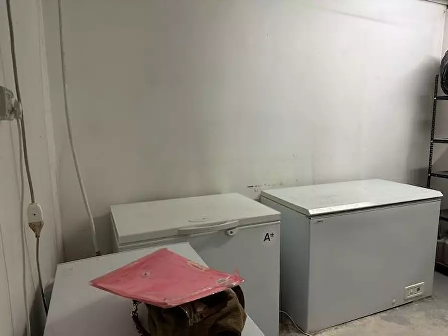 Immagine 10 di Negozio in vendita  91 a Torino