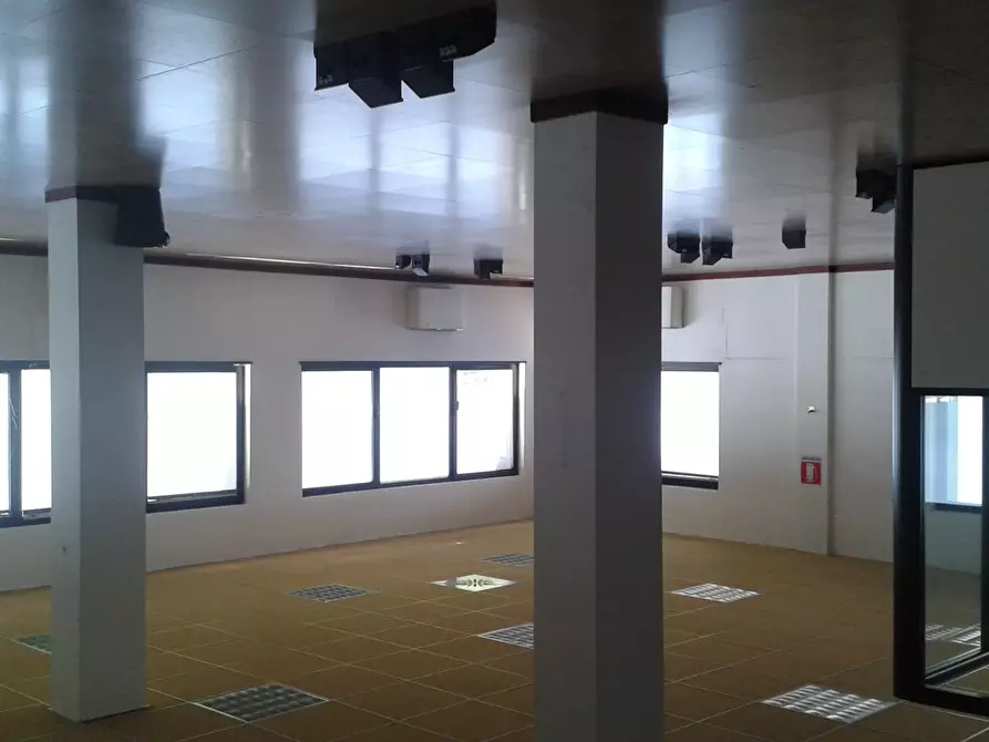 Immagine 7 di Negozio in vendita  152 a Torino