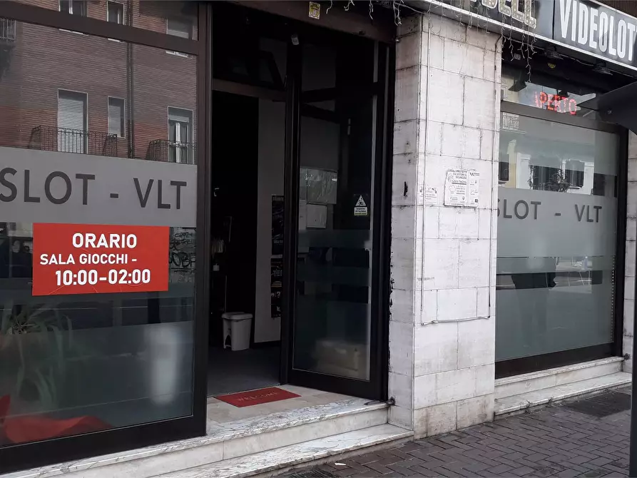 Immagine 4 di Negozio in vendita  54 a Moncalieri