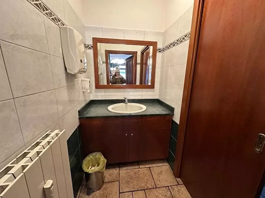 Immagine 6 di Negozio in vendita  91 a Torino
