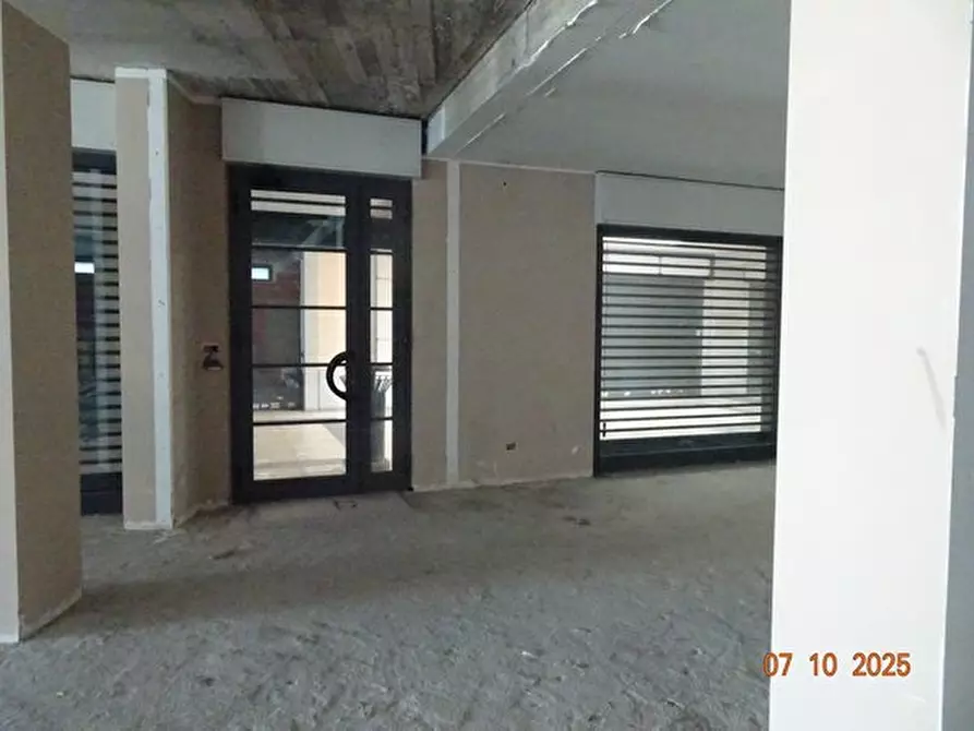 Immagine 2 di Negozio in vendita  3I a Rivoli
