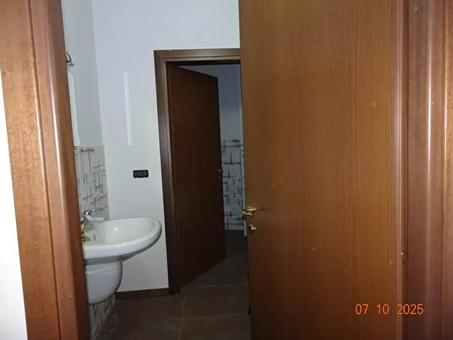 Immagine 5 di Negozio in vendita  1P a Rivoli