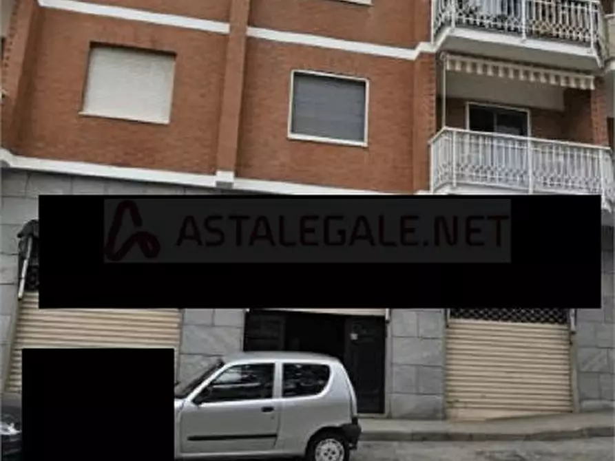 Immagine 2 di Negozio in vendita  25 a Chieri