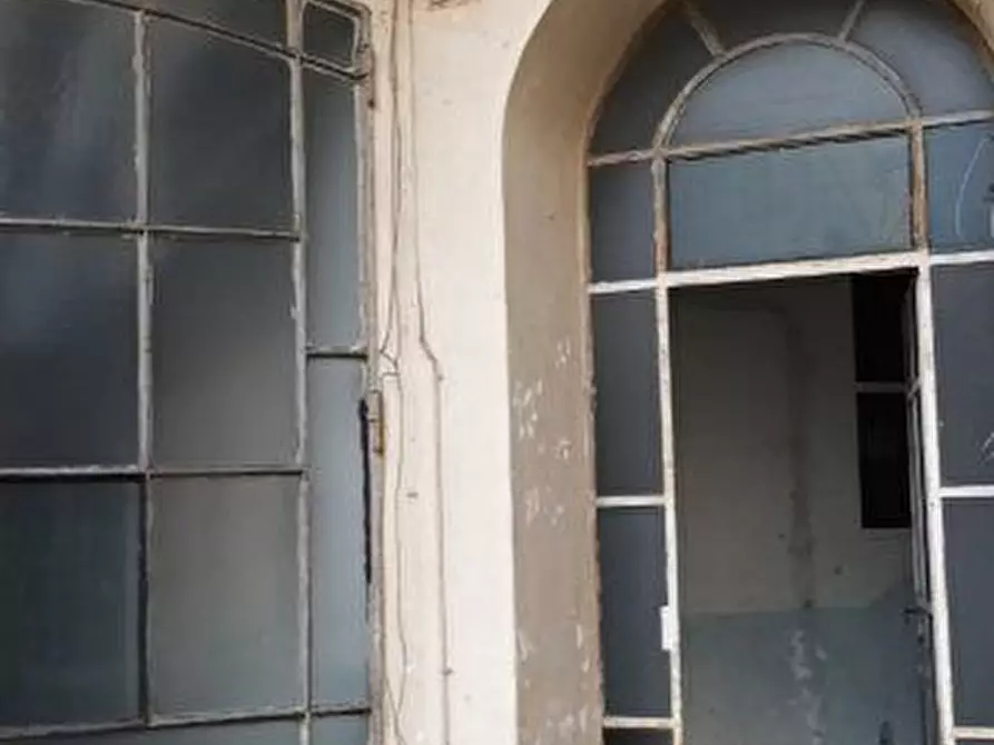 Immagine 6 di Negozio in vendita  50 a Torino