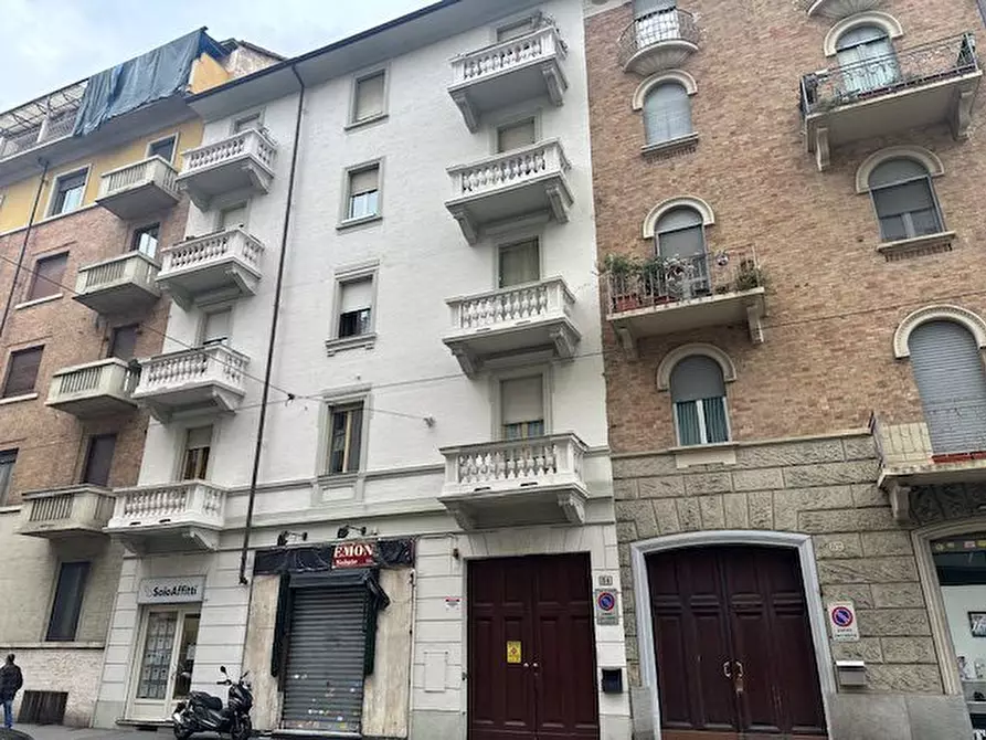 Immagine 4 di Negozio in vendita  84 a Torino