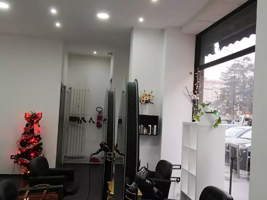 Immagine 7 di Negozio in vendita  27 a Torino