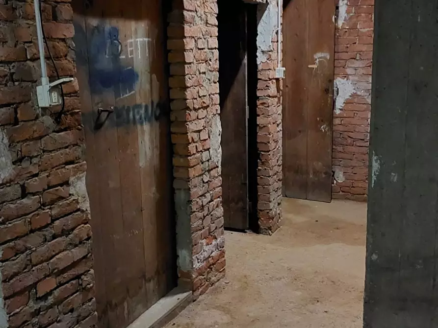 Immagine 10 di Negozio in vendita  86 a Torino