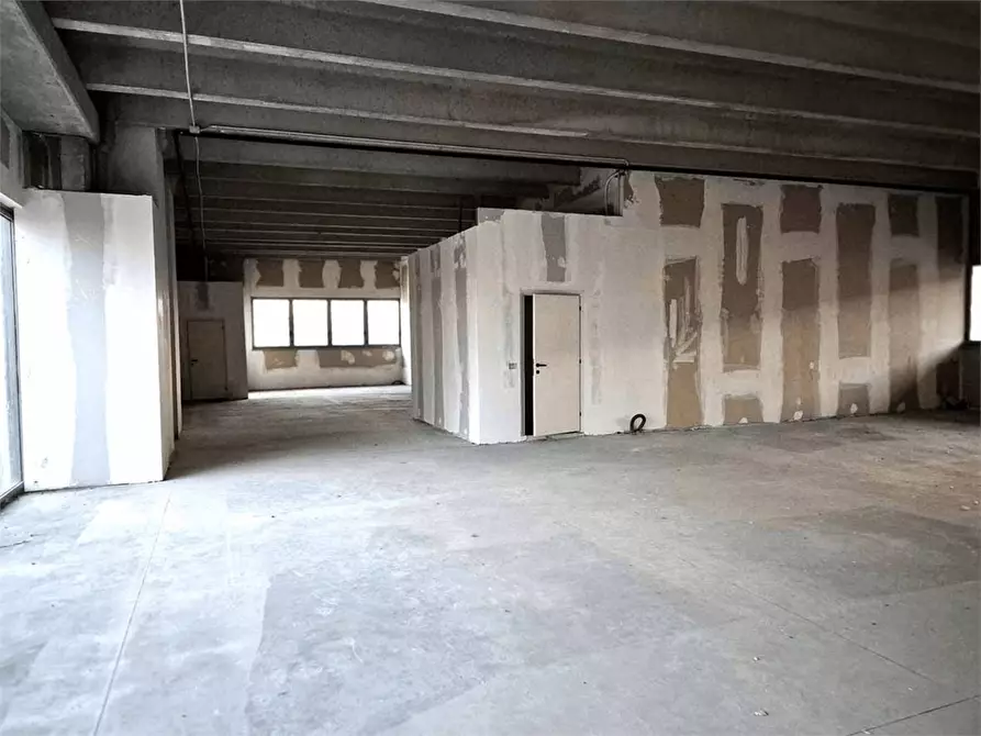 Immagine 8 di Ufficio in vendita  196 a Milano