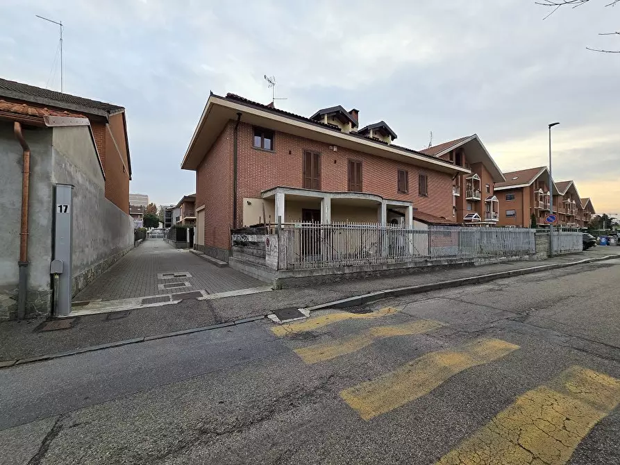 Immagine 3 di Villa in vendita  23 a Nichelino