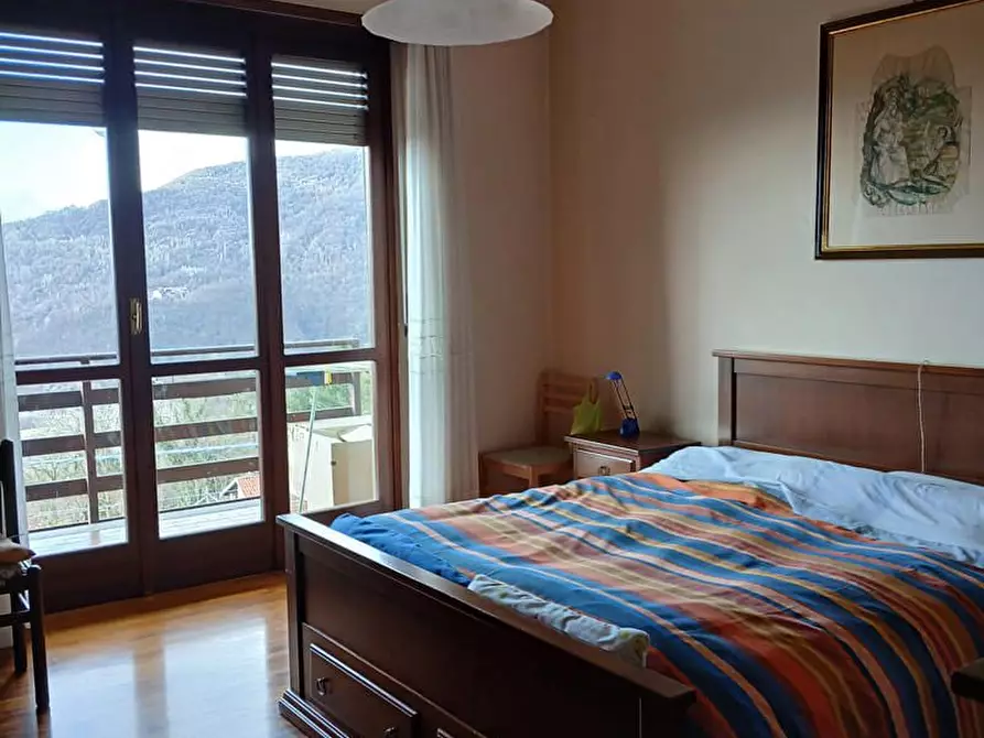 Immagine 10 di Appartamento in vendita  snc a Cuorgnè