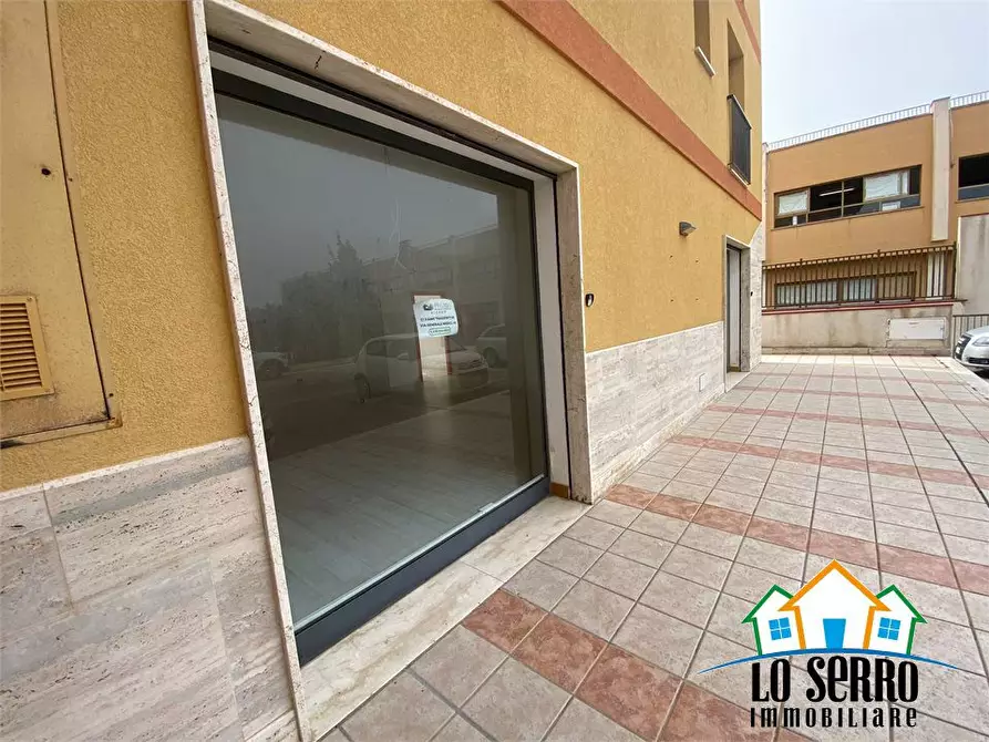 Immagine 2 di Negozio in affitto  a Alcamo