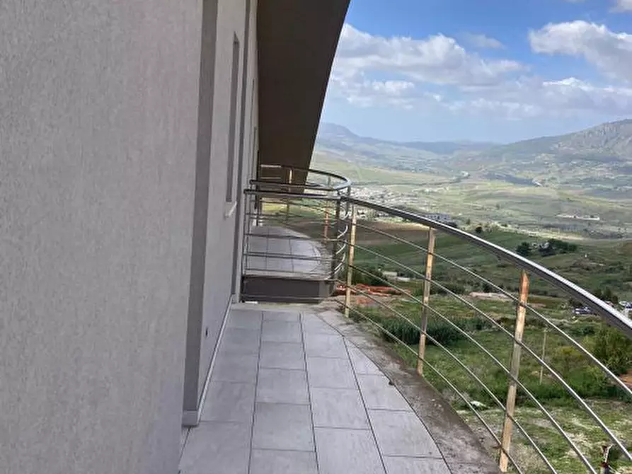 Immagine 1 di Appartamento in vendita  a Alcamo