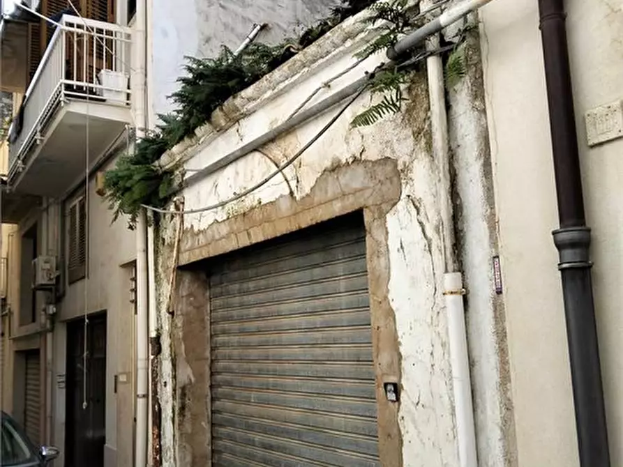 Immagine 3 di Garage in vendita  a Alcamo