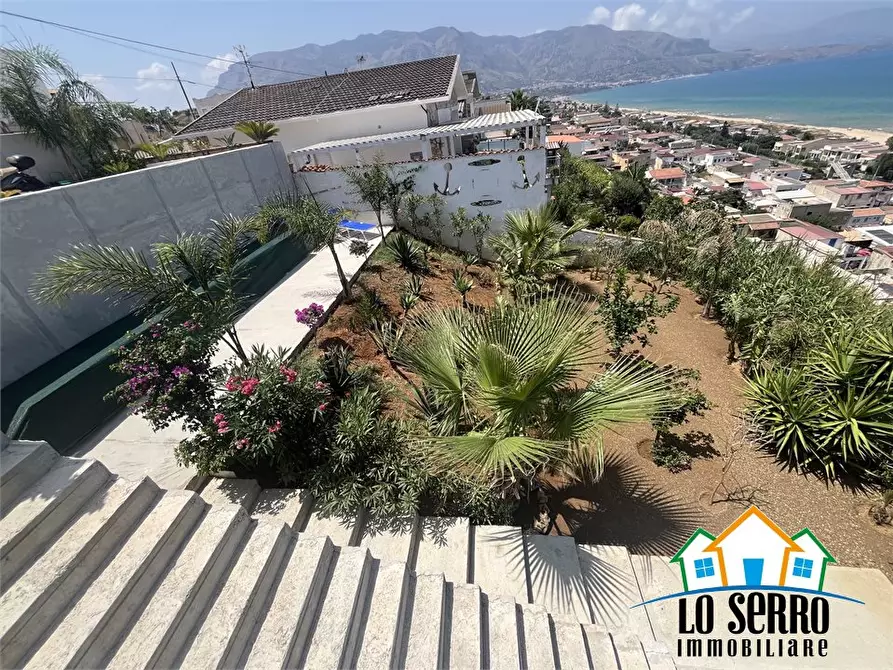 Immagine 1 di Villa in vendita  a Alcamo