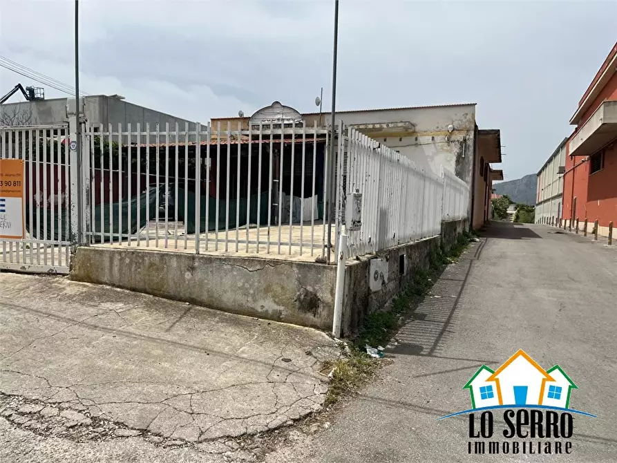 Immagine 2 di Negozio in vendita  a Alcamo