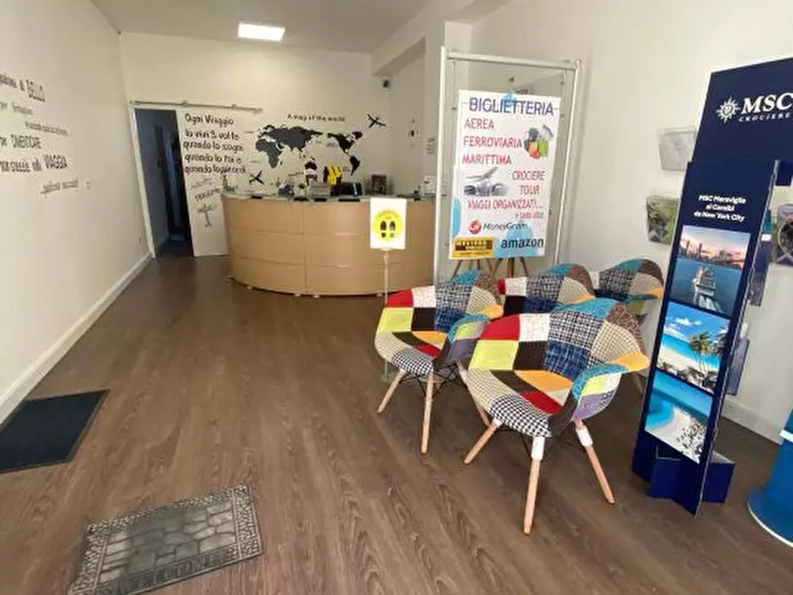 Immagine 1 di Negozio in vendita  a Alcamo