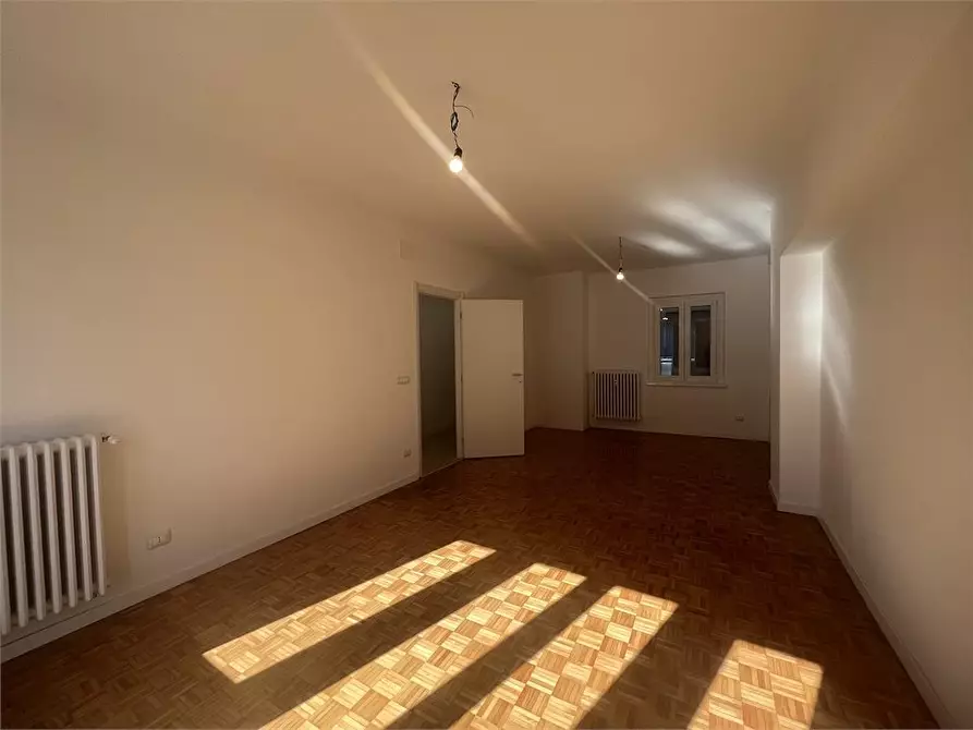 Immagine 4 di Appartamento in affitto  24 a Trieste