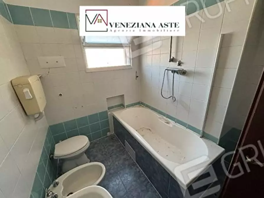 Immagine 8 di Appartamento in vendita  a Caorle