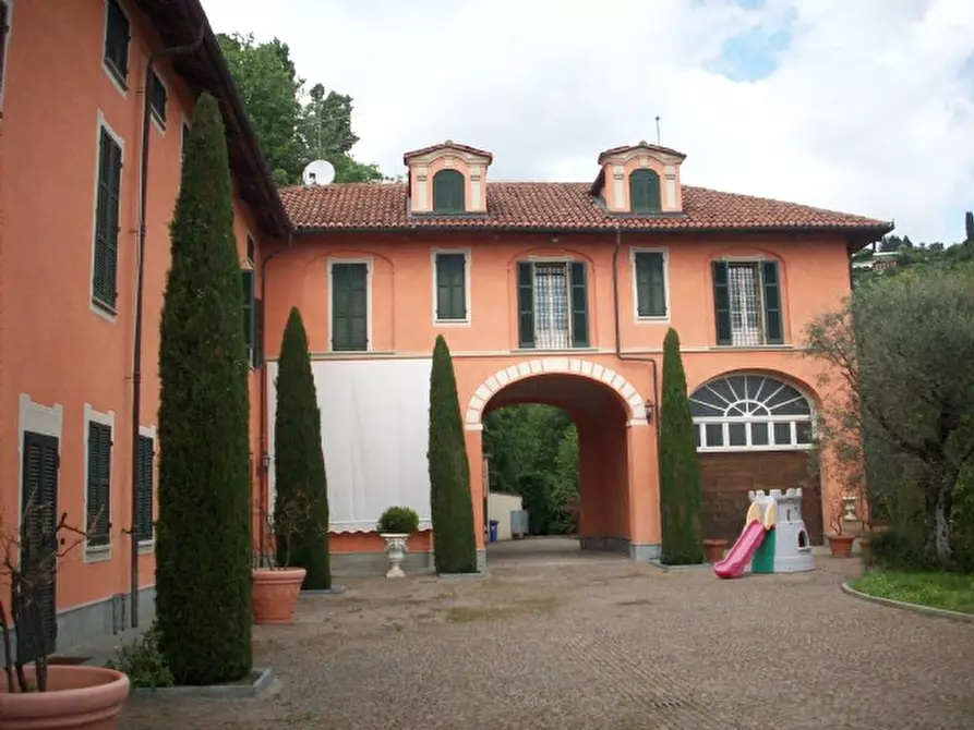 Immagine 2 di Villa in vendita  a Moncalieri