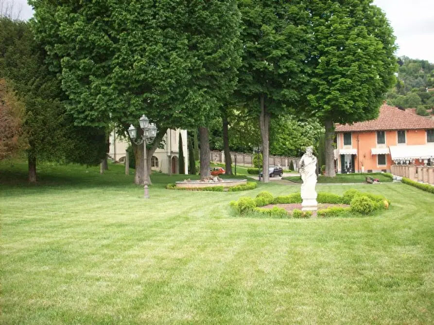 Immagine 6 di Villa in vendita  a Moncalieri