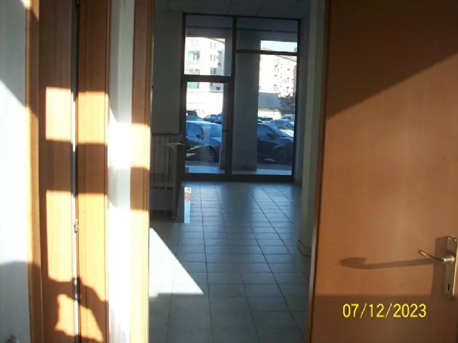 Immagine 2 di Negozio in vendita  33 a Torino