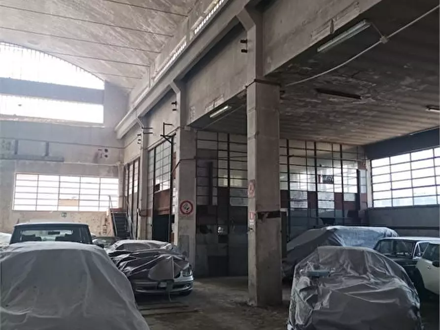 Immagine 9 di Capannone industriale in vendita  a Settimo Torinese