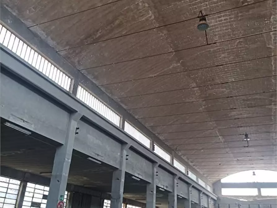 Immagine 4 di Capannone industriale in vendita  a Settimo Torinese