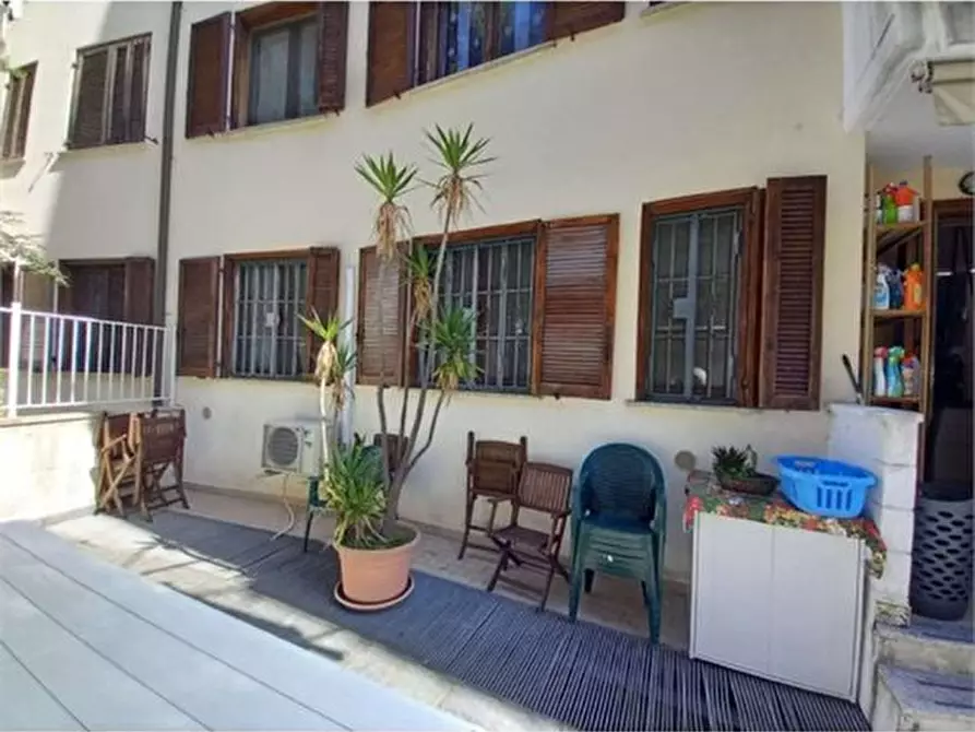 Immagine 3 di Appartamento in vendita  121 a Genova