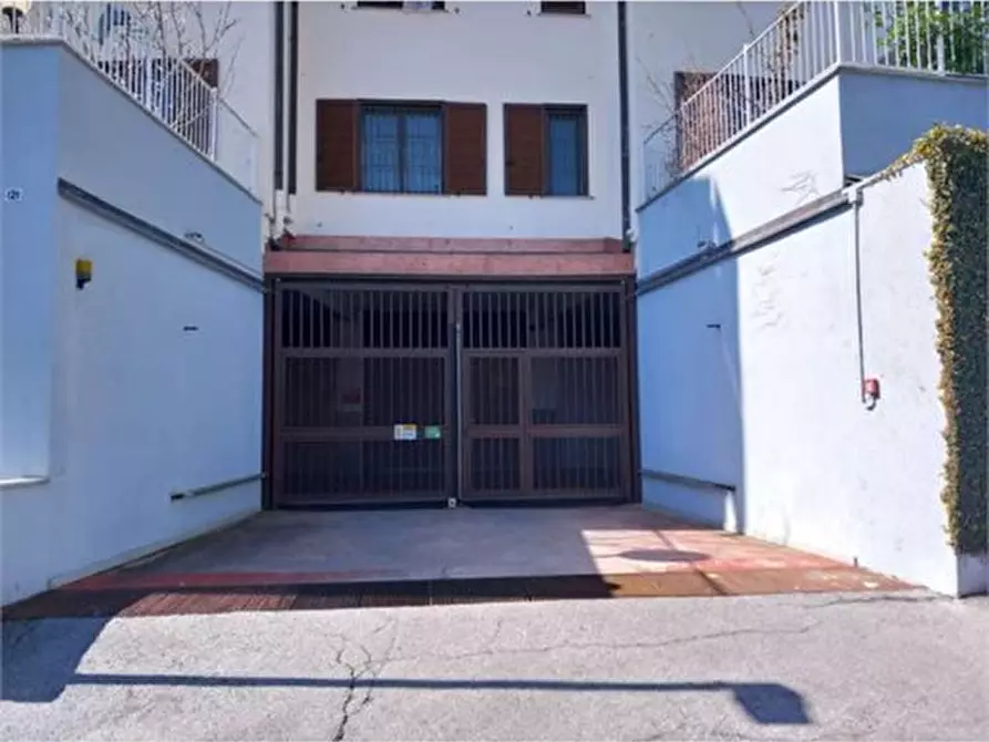 Immagine 6 di Appartamento in vendita  121 a Genova