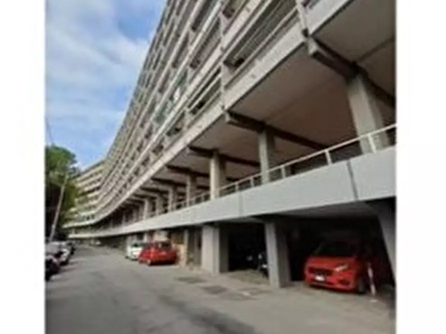 Immagine 4 di Appartamento in vendita  261 a Genova