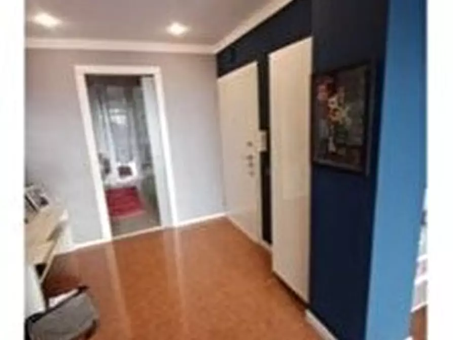 Immagine 8 di Appartamento in vendita  261 a Genova