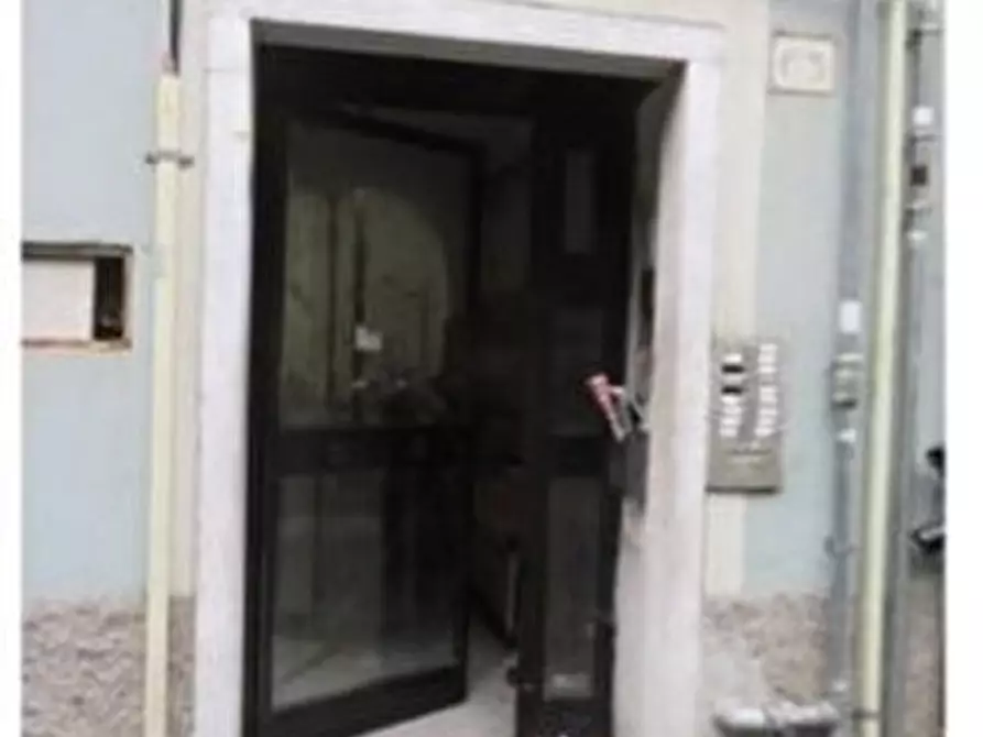 Immagine 4 di Appartamento in vendita  63 a Genova