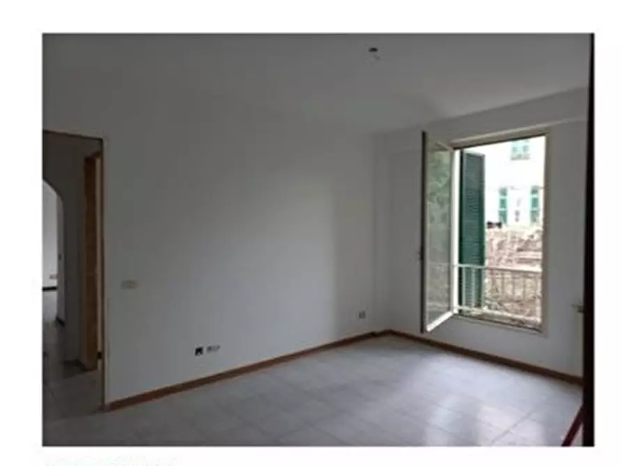 Immagine 7 di Appartamento in vendita  96 a Genova