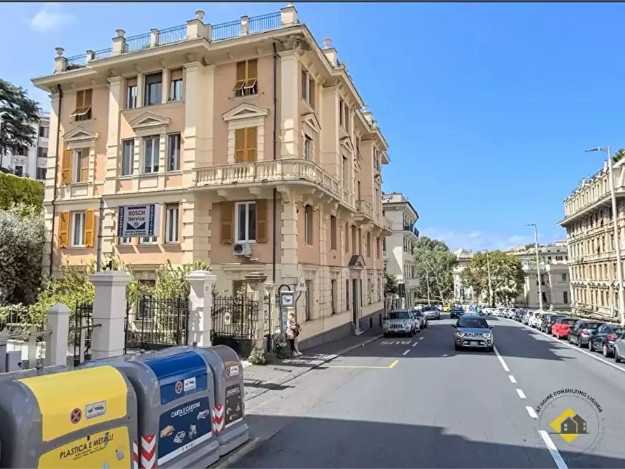 Immagine 3 di Appartamento in vendita  19 a Genova