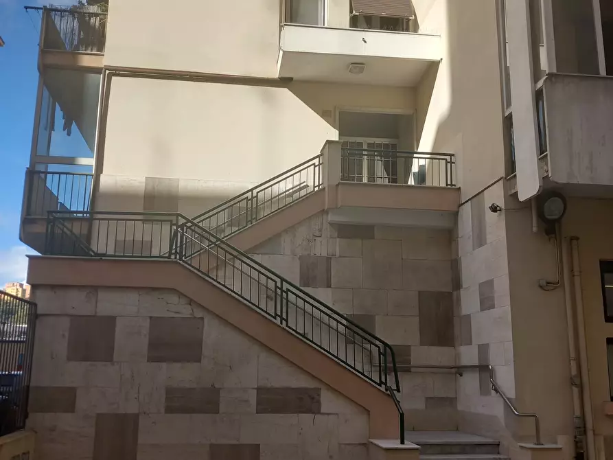 Immagine 5 di Appartamento in vendita  42 a Genova