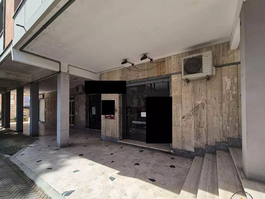 Immagine 2 di Negozio in vendita  51 a Loano