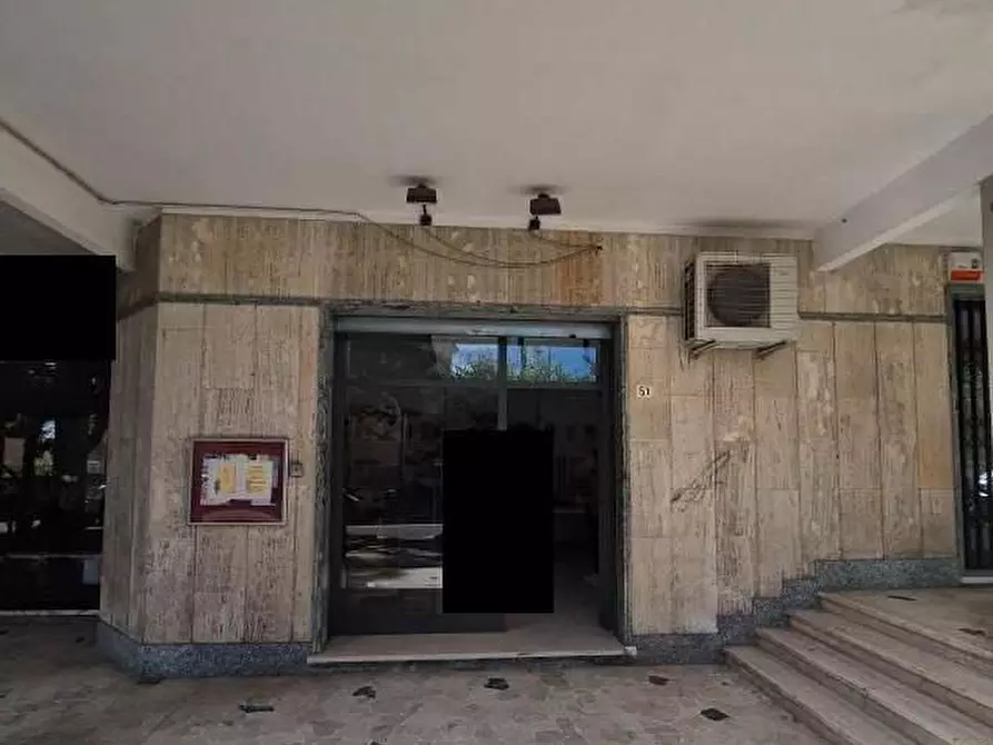 Immagine 3 di Negozio in vendita  51 a Loano