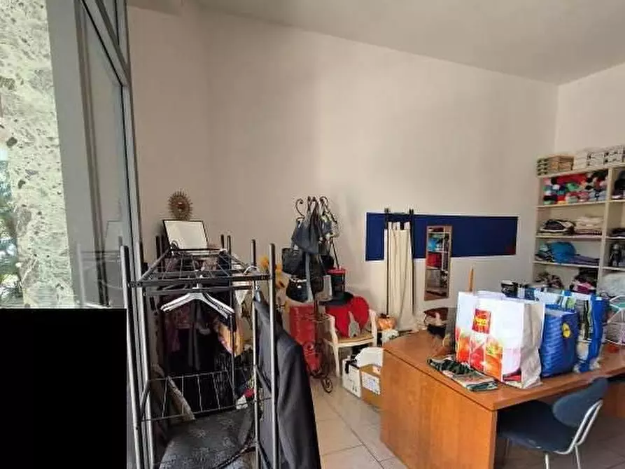 Immagine 6 di Negozio in vendita  51 a Loano