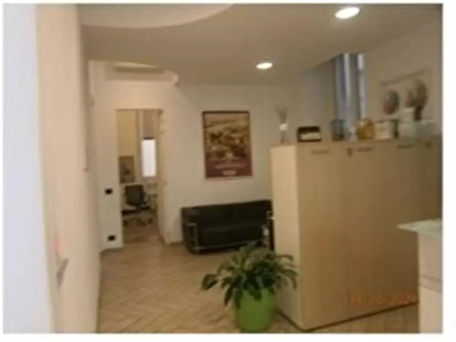Immagine 8 di Ufficio in vendita  16 a Genova