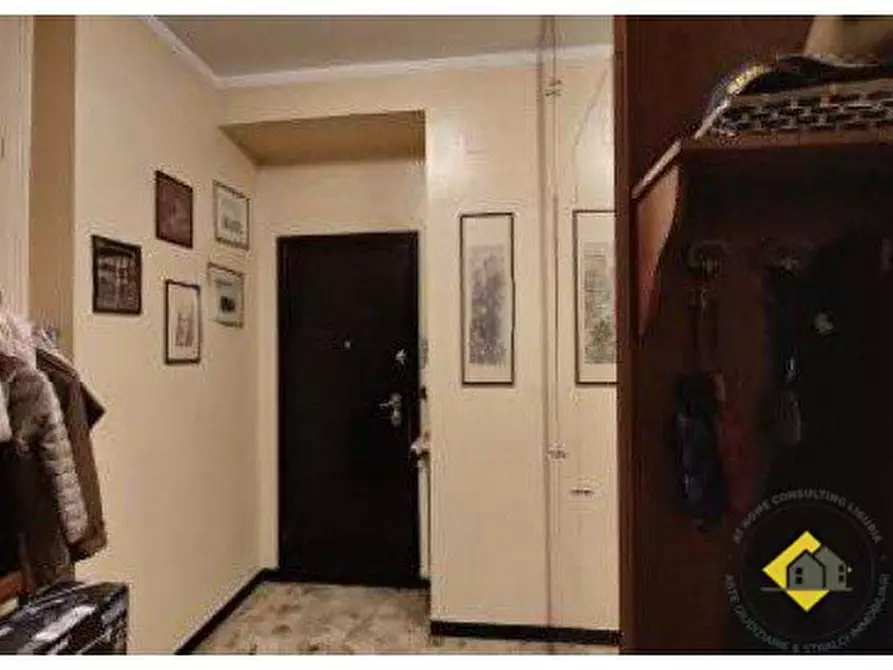 Immagine 7 di Appartamento in vendita  30 a Genova