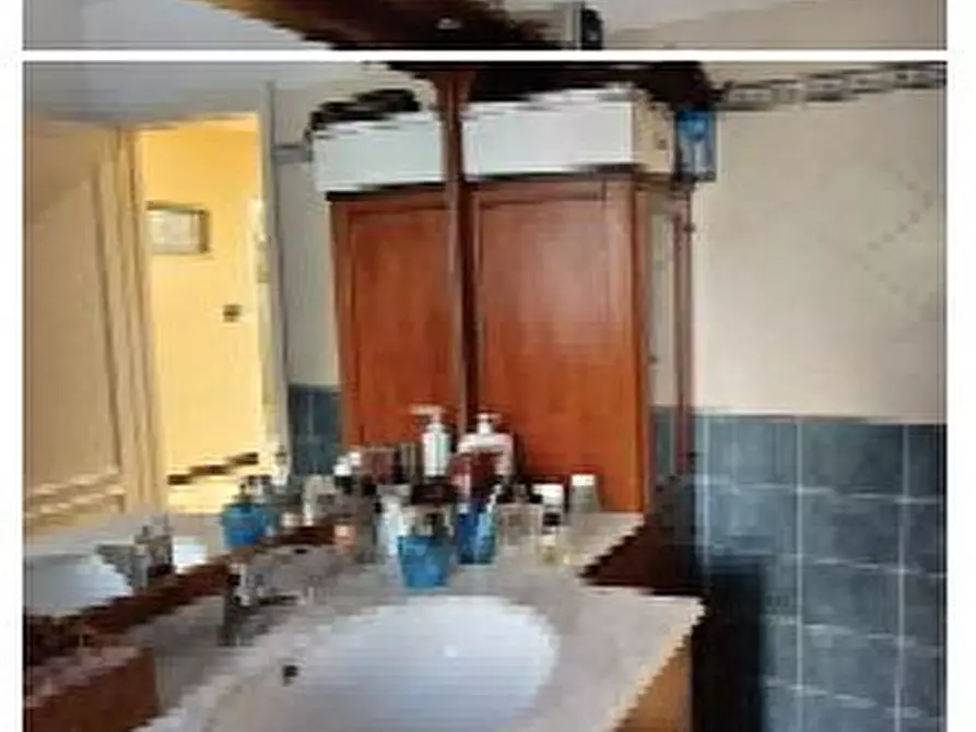 Immagine 8 di Appartamento in vendita  30 a Genova