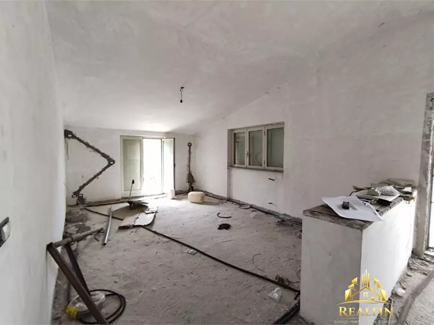 Immagine 2 di Negozio in vendita  a San Pietro Infine