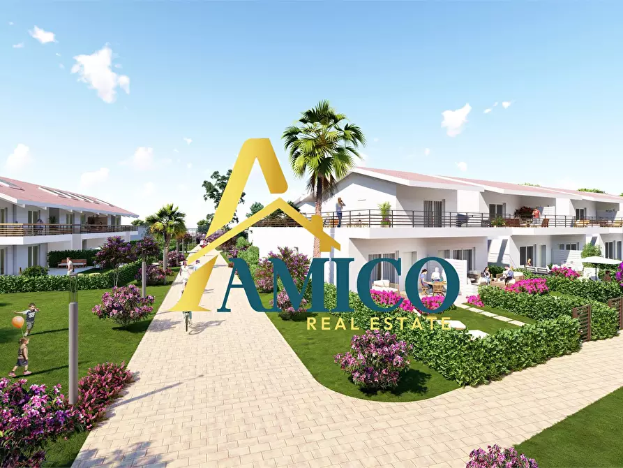 Immagine 8 di Appartamento in vendita  snc a Campofelice Di Roccella